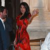 Amal Alamuddin, sublime, et ses proches quittent le Cipriani, le 26 septembre 2014 à Venise, pour sa soirée d'enterrement de vie de jeune fille avant son mariage avec George Clooney.
