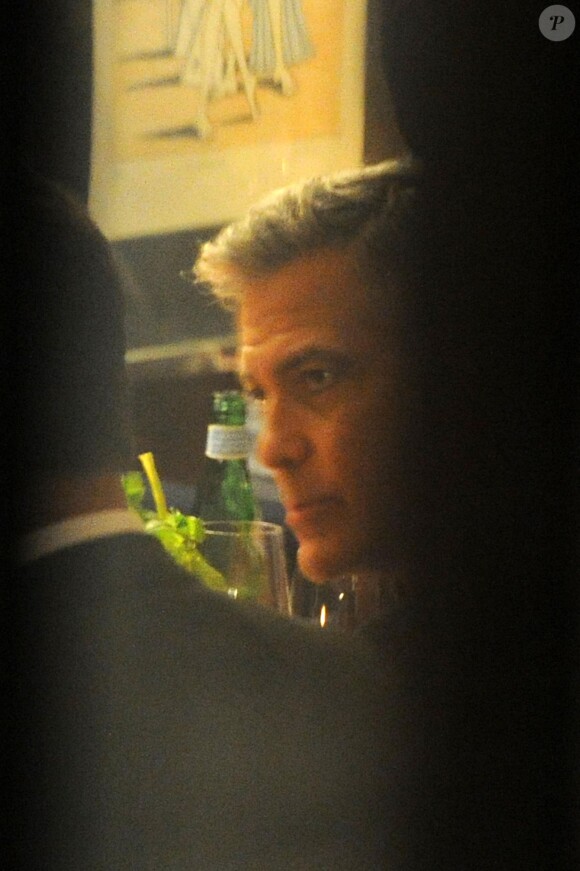 George Clooney au restaurant "Da Ivo", le 26 septembre 2014 à Venise, lors de son enterrement de vie de garçon avant son mariage avec Amal Alamuddin.