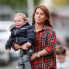 Coleen Rooney a tout tenté pour consoler son petit garçon Klay, inconsolable le 27 septembre 2014 avant de rentrer au Théâtre des Rêves, le stade de Manchester United