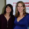 Estelle Denis et Maud Fontenoy, enceinte, à la présentation des kits pédagogiques de la fondation de la navigatrice dans un collège à Paris le 29 septembre 2014.