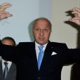  Laurent Fabius &agrave; la pr&eacute;sentation des kits p&eacute;dagogiques de la fondation de Maud Fontenoy dans un coll&egrave;ge &agrave; Paris le 29 septembre 2014. 