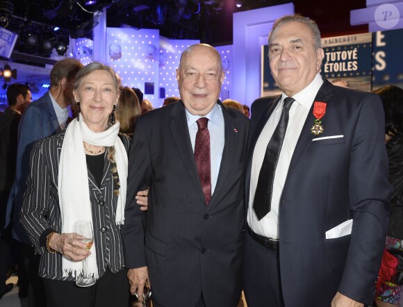 Hervé Bourges et sa femme Marie, Jean Nainchrik - Michel Drucker a remis la Légion d'honneur à Jean Nainchrik au Pavillon Gabriel à Paris, le 28 septembre 2014.