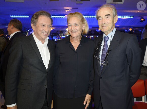 Michel Drucker, Robert Badinter et sa femme Elisabeth - Michel Drucker a remis la Légion d'honneur à Jean Nainchrik au Pavillon Gabriel à Paris, le 28 septembre 2014.