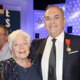  Line Renaud et Jean Nainchrik - Michel Drucker a remis la L&eacute;gion d'honneur &agrave; Jean Nainchrik au Pavillon Gabriel &agrave; Paris, le 28 septembre 2014. 