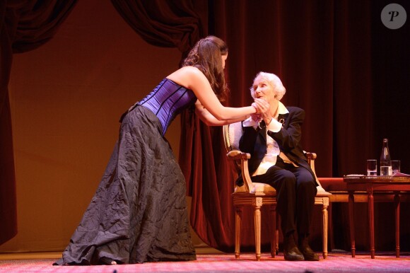  Gisèle Casadesus, "servante du théâtre", honorée par ses pairs au Théatre Edouard Vll à Paris le 29 septembre 2014.