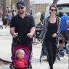 Jack Osbourne en promenade avec sa femme et sa fille, à Beverly Hills, Los Angeles, le 29 septembre 2014