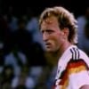 Andreas Brehme marque le but vainqueur de l'Allemagne en Coupe du monde le 8 juillet 1990.