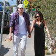  Exclusif - Mila Kunis enceinte et son fianc&eacute; Ashton Kutcher dans les rues de Venice, le 17 septembre 2014.  