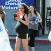 Exclusif - Mila Kunis, enceinte, quitte son cours de Yoga à Los Angeles, le 16 septembre 2014. 