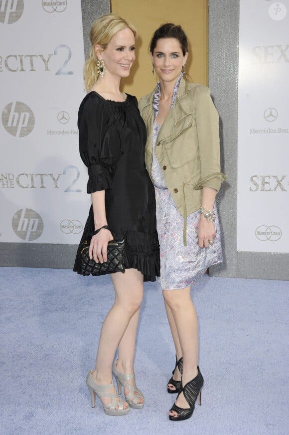 Sarah Paulson et Amanda Peet à New York, le 24 mai 2010.