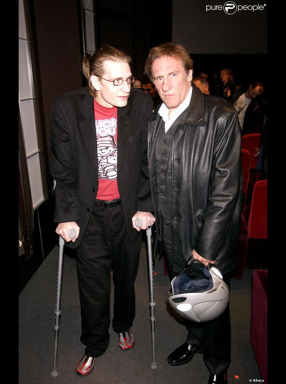 Guillaume et Gérard Depardieu en 2002 - Purepeople