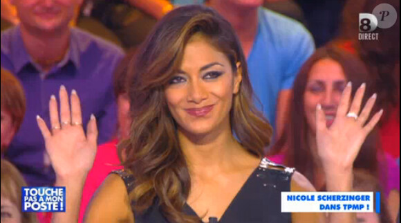 Cyril Hanouna reçoit le 6 octobre 2014 la chanteuse Nicole Scherzinger dans l'émission Touche pas à mon poste sur D8