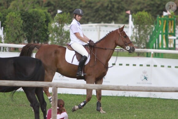 L'infante Elena d'Espagne était en compétition sur son cheval Quant lors du jumping II Ruta Via de la Plata au Club Royal La Pinède à Séville le 4 octobre 2014. 