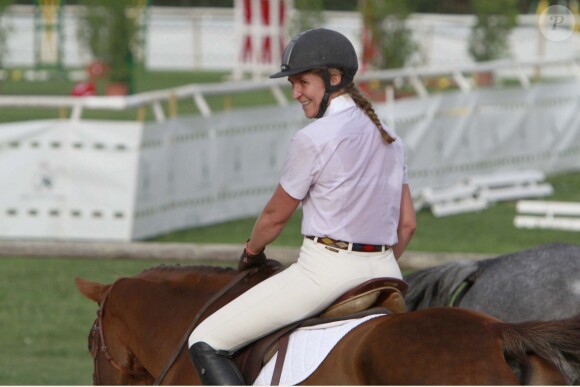 L'infante Elena d'Espagne était en compétition sur son cheval Quant lors du jumping II Ruta Via de la Plata au Club Royal La Pinède à Séville le 4 octobre 2014. 