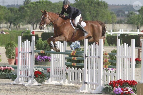 L'infante Elena d'Espagne était en compétition sur son cheval Quant lors du jumping II Ruta Via de la Plata au Club Royal La Pinède à Séville le 4 octobre 2014. 