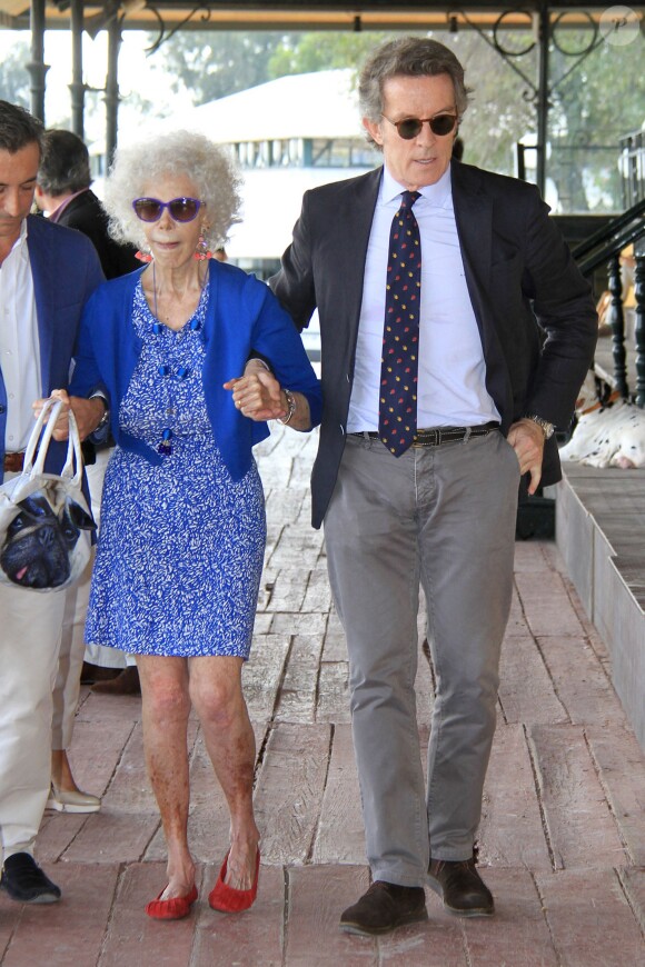 La duchesse d'Albe, Cayetana, était avec son mari Alfonso Diez au Club Royal La Pinède à Séville le 5 octobre 2014 pour observer son fils Cayetano Martínez de Irujo y Fitz-James Stuart, 13e comte de Salvatierra, lors du jumping de la compétition hippique II Ruta Via de la Plata.