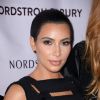 Kim Kardashian assiste au lancement de la ligne de maquillage de Charlotte Tilbury aux Etats-Unis. Le 9 octobre 2014 au centre commercial The Grove à Los Angeles.