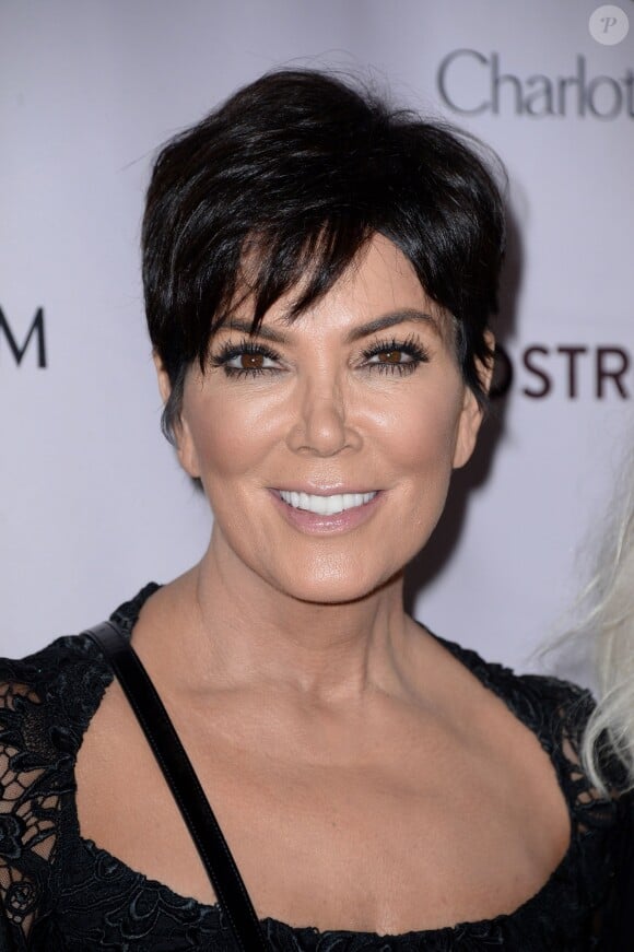 Kris Jenner  assiste au lancement de la ligne de maquillage de Charlotte Tilbury aux Etats-Unis. Le 9 octobre 2014 au centre commercial The Grove à Los Angeles.