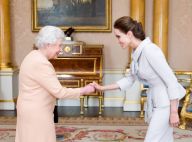 Angelina Jolie, honorée par Elizabeth II devant Brad Pitt et ses six enfants