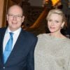 Le prince Albert II de Monaco et sa femme la princesse Charlene, enceinte de jumeaux, lors d'un cocktail offert à Los Angeles le 7 octobre 2014 par Jerry Bruckheimer, à la veille des 30e Princess Grace Awards.