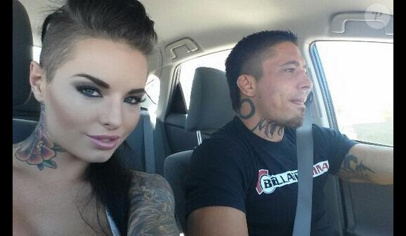 Christy Mack, star du X, a été gravement battue en août 2014 par son boyfriend War Machine (Jonathan Koppenhaver). Habitué des condamnations pour violences, il est en cavale et recherché par la police.