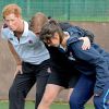 Le prince Harry a participé à une session d'entraînements avec le club d'Eccles RFC à Salford, dans la banlieue de Manchester, avant de participer à un festival de l'ovalie avec des jeunes enfants, le 20 octobre 2014