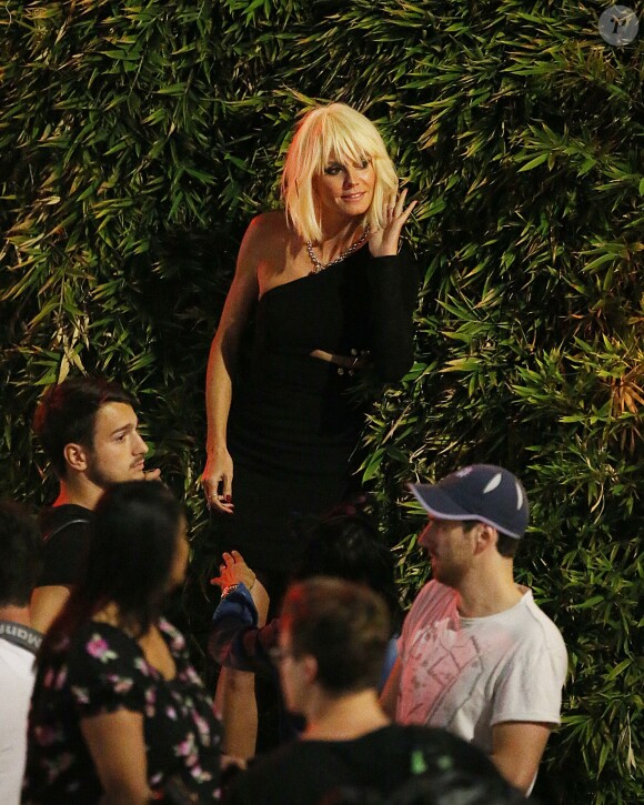 Exclusif - Heidi Klum pose lors d'une séance photo sur Sunset boulevard à Los Angeles le 8 octobre 2014.