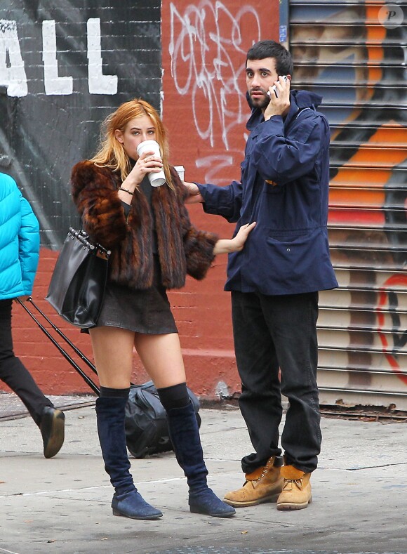 Scout Willis en compagnie de son nouveau boyfriend Matt Sukkar dans les  rues de New York, le 23 octobre 2014. 