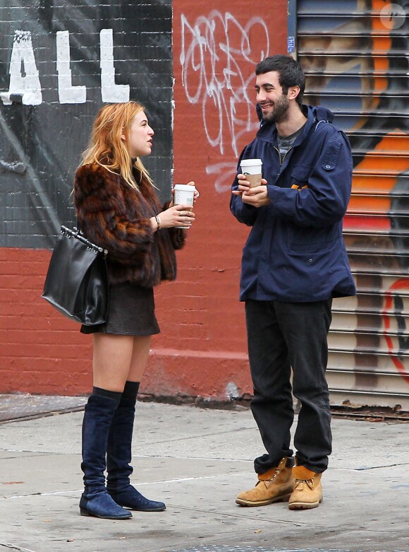 Scout Willis avec son nouveau petit ami Matt Sukkar dans les rues de New York, le 23 octobre 2014. 