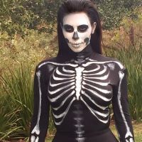 Kim Kardashian, squelette pulpeux : L'Halloween sexy et délirant de son clan