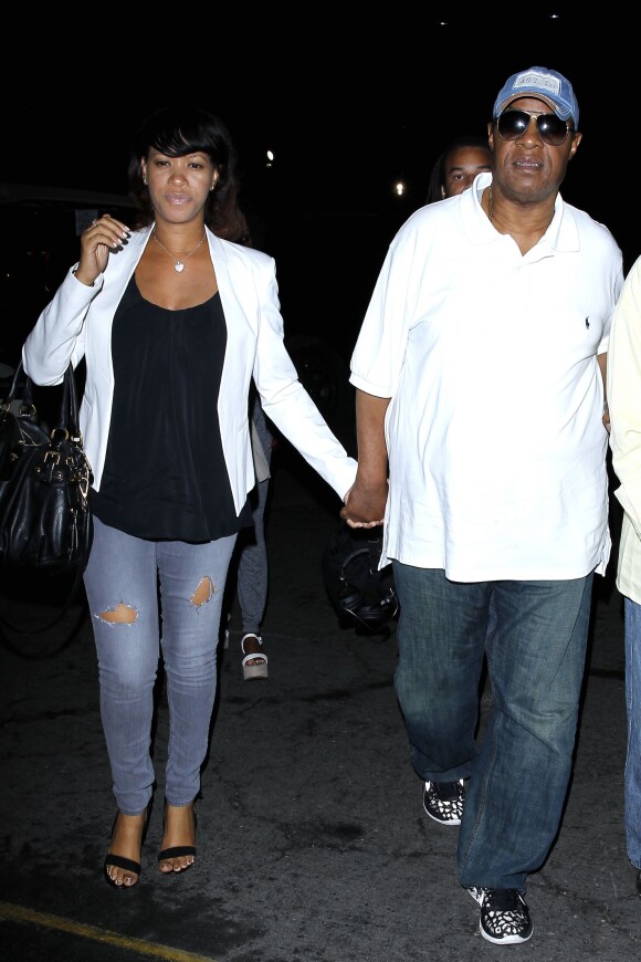 Stevie Wonder et sa chérie Tomeeka Robyn Bracy à la sortie du concert de Jay Z et Beyonce à Los Angeles, le 3 août 2014
