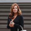 Eva Mendes, le 2 novembre 2014 sur le tournage d'une publicité à Los Angeles, dévoile sa silhouette six semaines après avoir accouché : elle est resplendissante !