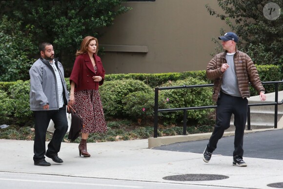 Eva Mendes se rendant le 2 novembre 2014 sur le tournage d'une publicité à Los Angeles, dévoile sa silhouette six semaines après avoir accouché : elle est sublime !