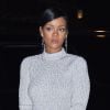 Rihanna va dîner au restaurant Nobu avec des amis à New York, le 3 novembre 2014.