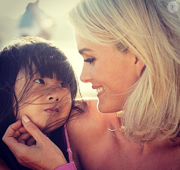 De vacances à Saint-Barth', le clan Hallyday a célébré comme il se doit les 10 ans de Jade et les 6 ans de Joy à l'occasion d'une petite fête sur le thème hawaïen dont Laeticia Hallyday a partagé quelques souvenirs sur son profil Instagram, le 5 août 2014.