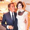Valentino Garavani et Anne Hathaway lors du lancement du livre de Valentino Garavani à New York, le 6 novembre 2014.