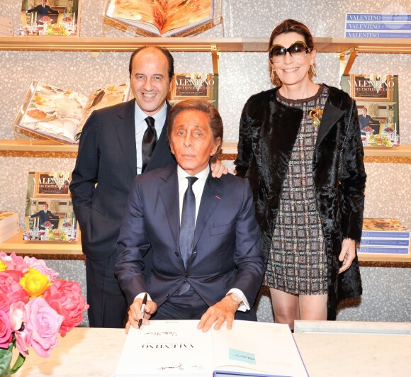 Prosper Assouline, Valentino Garavani et Martine Assouline lors du lancement du livre de Valentino Garavani à New York, le 6 novembre 2014.