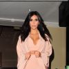 Kim Kardashian se rend à la soirée de lancement de la marque Hairfinity à Londres. Le 8 novembre 2014.