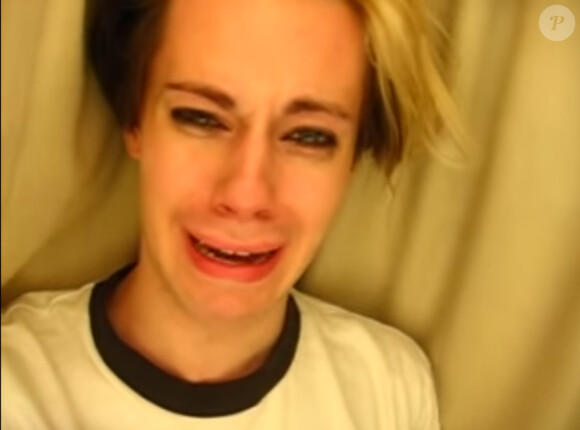 Chris Crocker dans la vidéo Leave Britney Alone.
