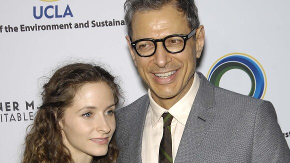 Jeff Goldblum s'est marié : Il a dit ''oui'' à sa fiancée de 30 ans sa cadette !