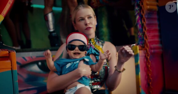 Image du clip de Fergie - L.A. Love (La La) - réalisé par Fatima Robinson, novembre 2014.