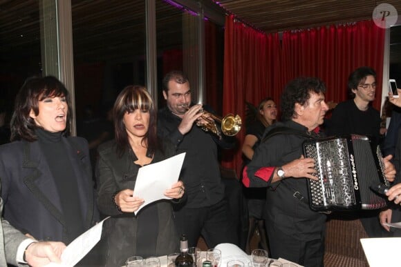 Exclusif - Denise Fabre, Bibi, maquilleuse des stars, l'accordéoniste Alex Perdigon - Soirée annuelle de l'association des journalistes niçois de Paris au restaurant du Chalet des Îles au Bois de Boulogne le 3 novembre 2014.