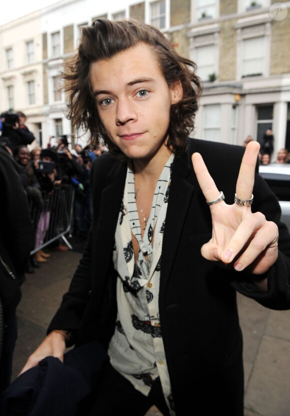 Harry Styles (One Direction) - Arrivée des people à l'enregistrement "Band Air 30" pour venir en aide des victimes du virus Ebola, à Londres, le 15 novembre 2014.