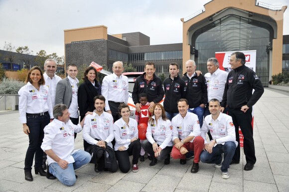 Exclusif - Dany Boon, parrain de l'Ecurie du Coeur (équipe MD Rallye Sport) qui prendra le départ du rallye Dakar 2015 au profit de l'association Mécénat Chirurgie Cardiaque, lors de la présentation de la voiture avec l'équipe à Saint-Denis, le 19 novembre 2014.