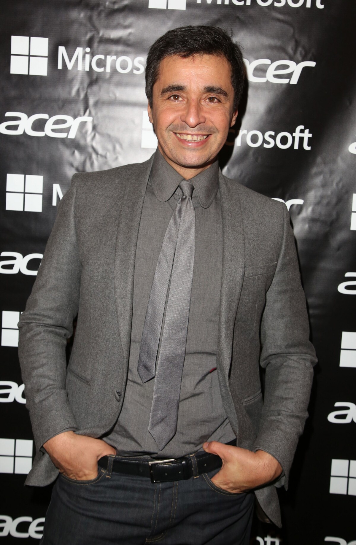 photo-ariel-wizman-lors-de-l-inauguration-de-la-premi-re-boutique