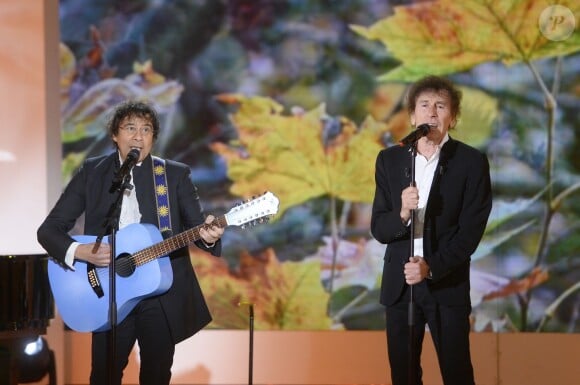 Laurent Voulzy et Alain Souchon se sont produits en live dans Vivement Dimanche, émission enregistrée le 19 novembre 2014 et diffusée le 23.