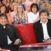 Laurent Voulzy et Alain Souchon sur le canapé rouge de Michel Drucker dans Vivement Dimanche, émission enregistrée le 19 novembre 2014 et diffusée le 23.