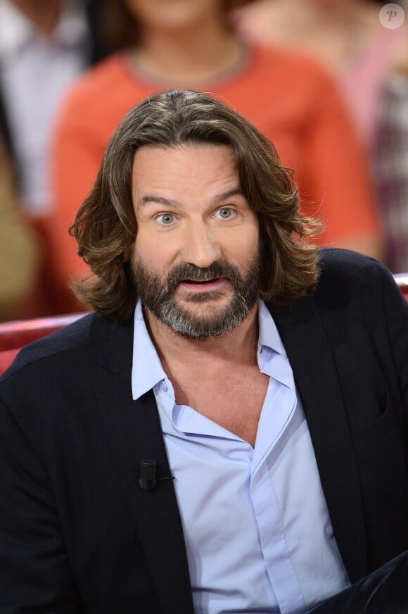 Frédéric Beigbeder dans Vivement Dimanche, émission enregistrée le 19 novembre 2014 et diffusée le 23.