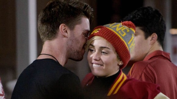Miley Cyrus et Patrick Schwarzenegger : Coups de langues et fêtards délirants