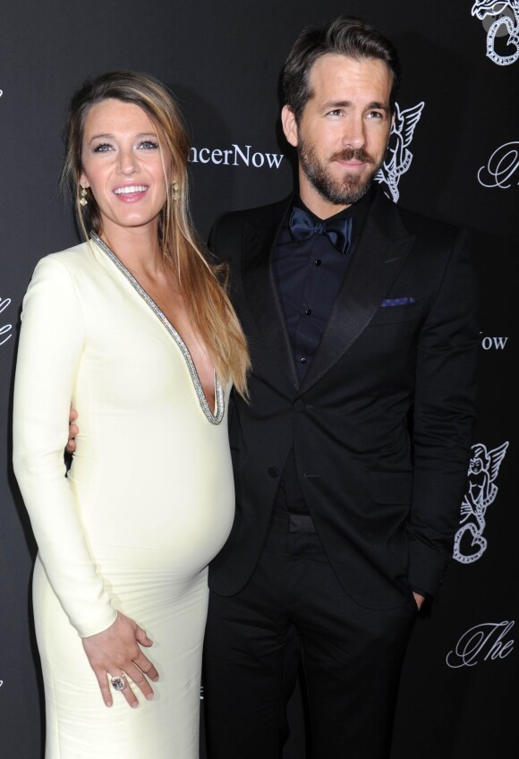 Blake Lively (enceinte) et son mari Ryan Reynolds à New York le 20 octobre 2014.